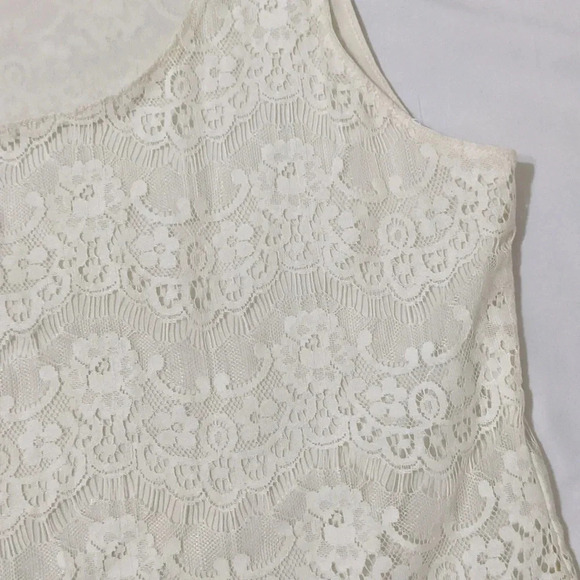 Banana Republic Lace Shell Tank, Color Creme Size M - Picture 5 of 11